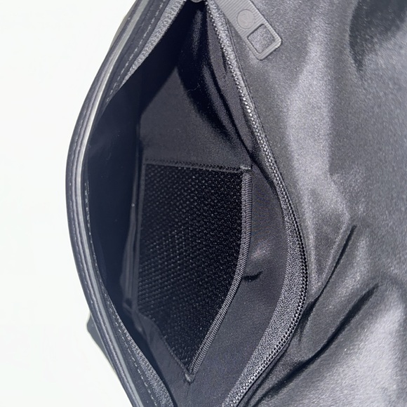 Lululemon All Set Hobo
Black NWOT🤩 - Picture 10 of 11